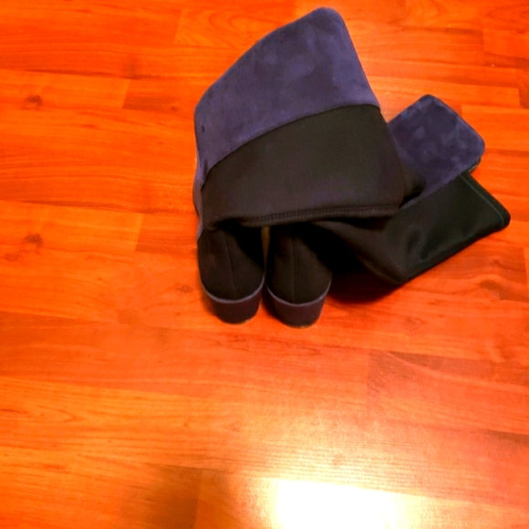 Stuart Weitzman Navy Over The Knee Boots. Size 9 - Floor Model! - Picture 5 of 7